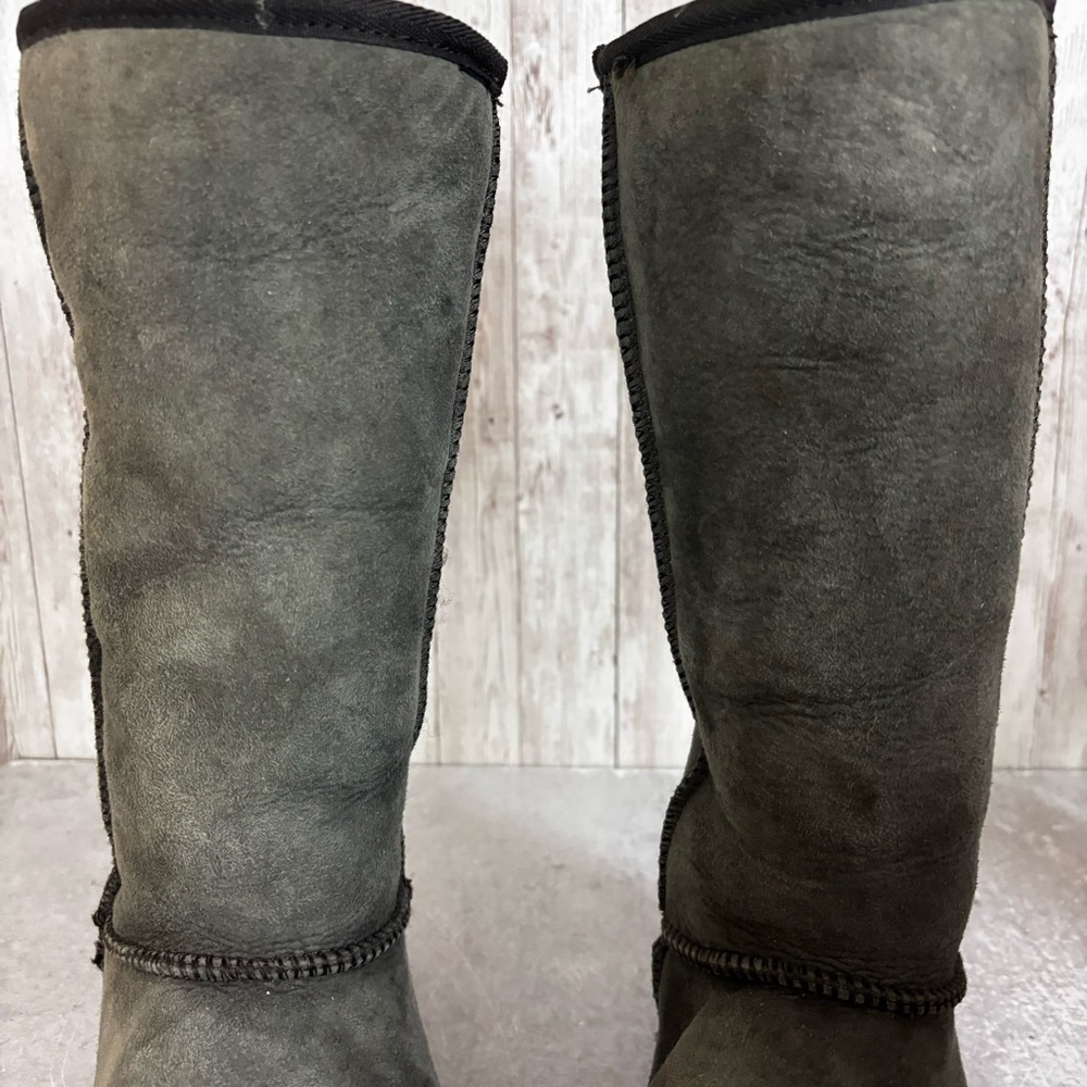 Emu Gray Sheepskin Shearling Calf Boots - Picture 3 of 8